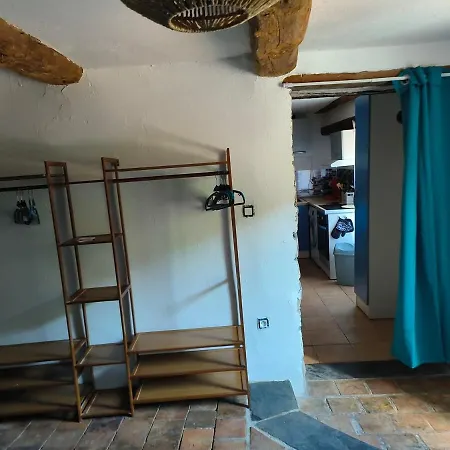 Holiday home Mas De Chalvagne Confortable Pour 5 Personnes