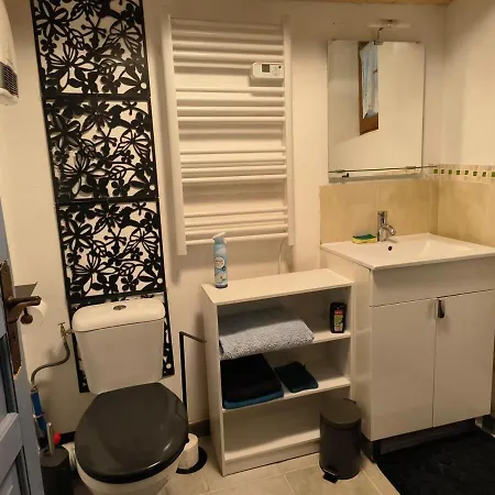 Holiday home Mas De Chalvagne Confortable Pour 5 Personnes